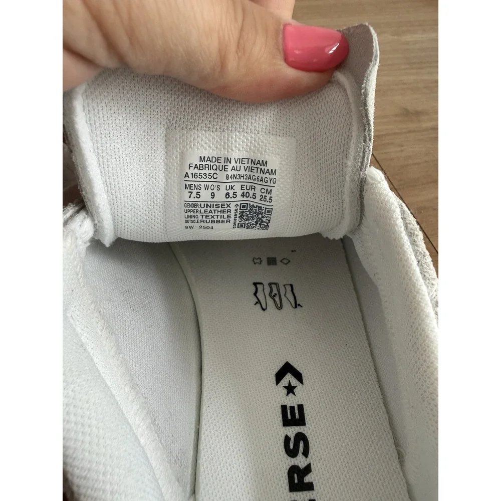 Converse All Star Classic Trainer White Suede Gum Sole Size 7.5 Men Women 9‎ New